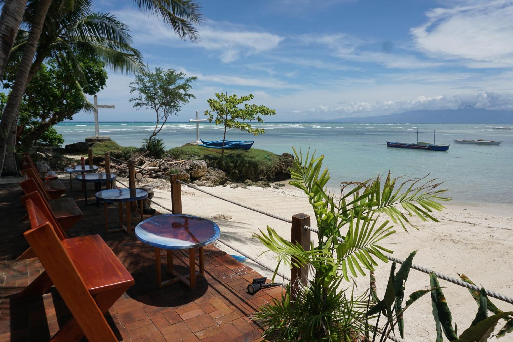 L Cafe Restobar & Lyn'S Guest House San Juan  Exterior foto